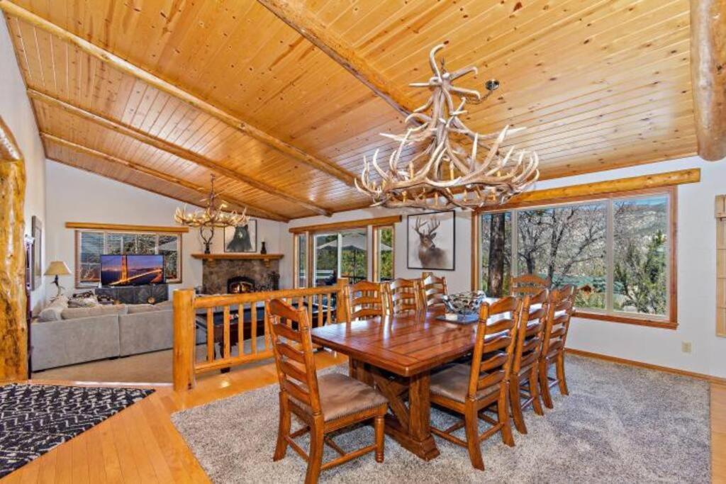 Custom Single Story Cabin With Jacuzzi Pool Table & Big Game Room With Arcade Games Big Bear Lake Exterior foto